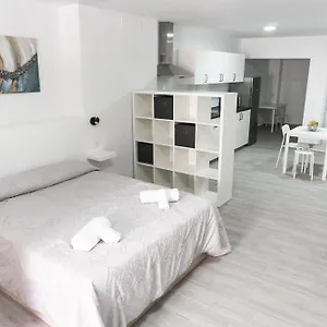 https://lela.in-canary-islands.com